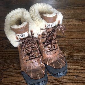 UGG Adirondack Boots Women Size 8